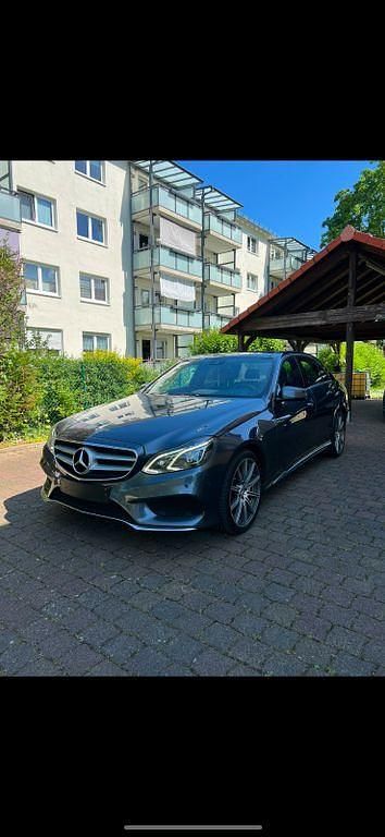 Grau Gebraucht 2014 Mercedes E350 Elegance Limousine | 15.900 € (Fairer Preis) - Bild 1/4