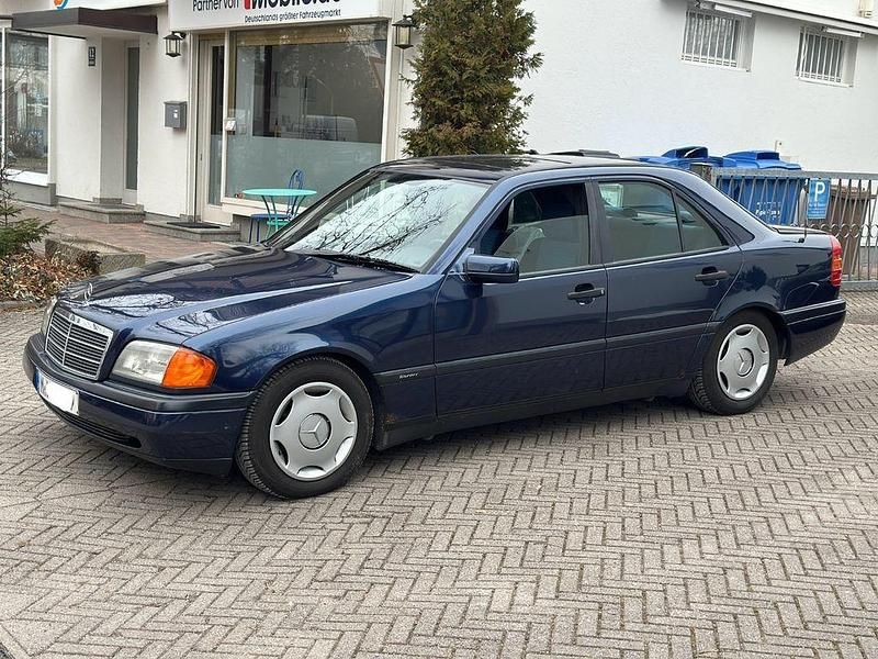 Gebraucht Mercedes C180 122 PS (89 kW) 1994 Blau Limousine