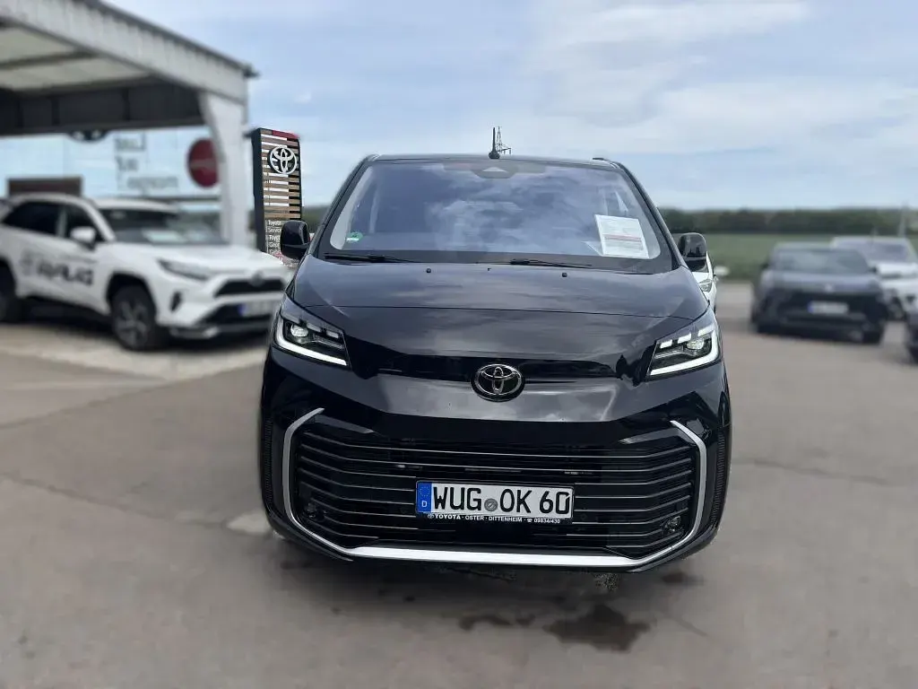 Gebraucht Toyota Proace Verso 179 PS (131 kW) 2026 Schwarz Kombi