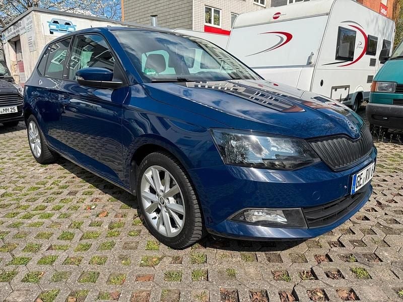 Blau Gebraucht 2015 Skoda Fabia Joy Kleinwagen | 5.750 € (Fairer Preis) - Bild 1/4