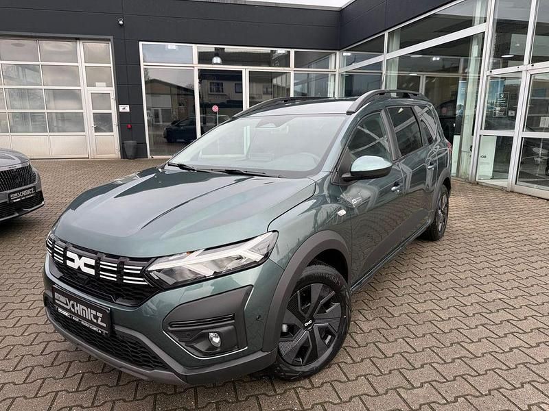 Gebraucht Dacia Jogger Expression 94 PS (69 kW) 2025 Grün Van / Kleinbus