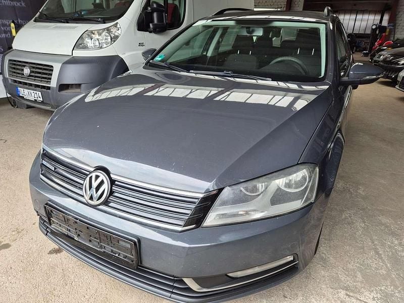 Uranograu Gebraucht 2013 VW Passat Trendline Kombi | 4.440 € (Teuer) - Bild 1/4