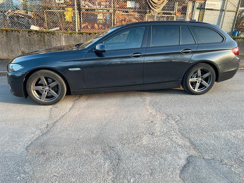 Gebraucht BMW 530 260 PS (191 kW) 2015 Grau Kombi