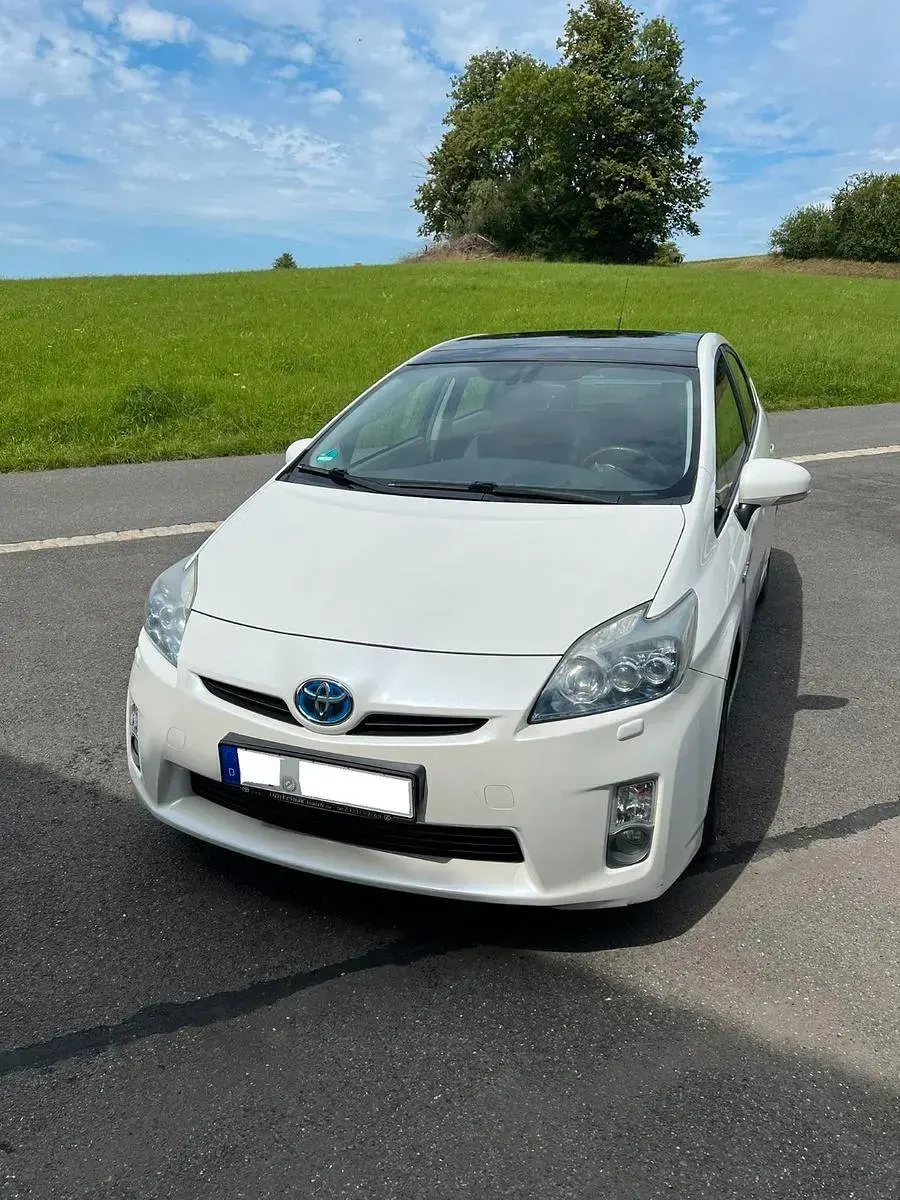 Gebraucht Toyota Prius 99 PS (72 kW) 2009 Weiß Kleinwagen
