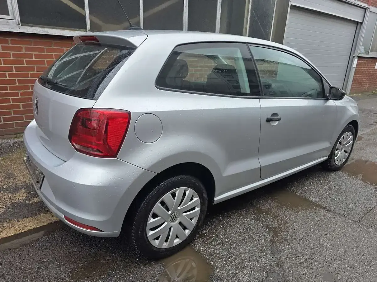 Gebraucht VW Polo 60 PS (44 kW) 2016 Grau Kleinwagen