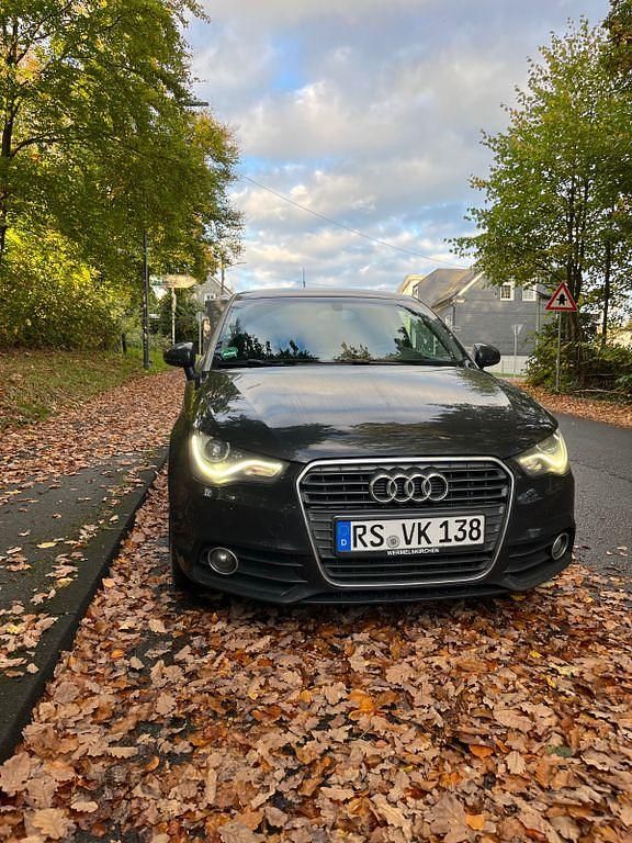 Schwarz Gebraucht 2011 Audi A1 Sport Kleinwagen | 7.299 € (Fairer Preis) - Bild 1/4