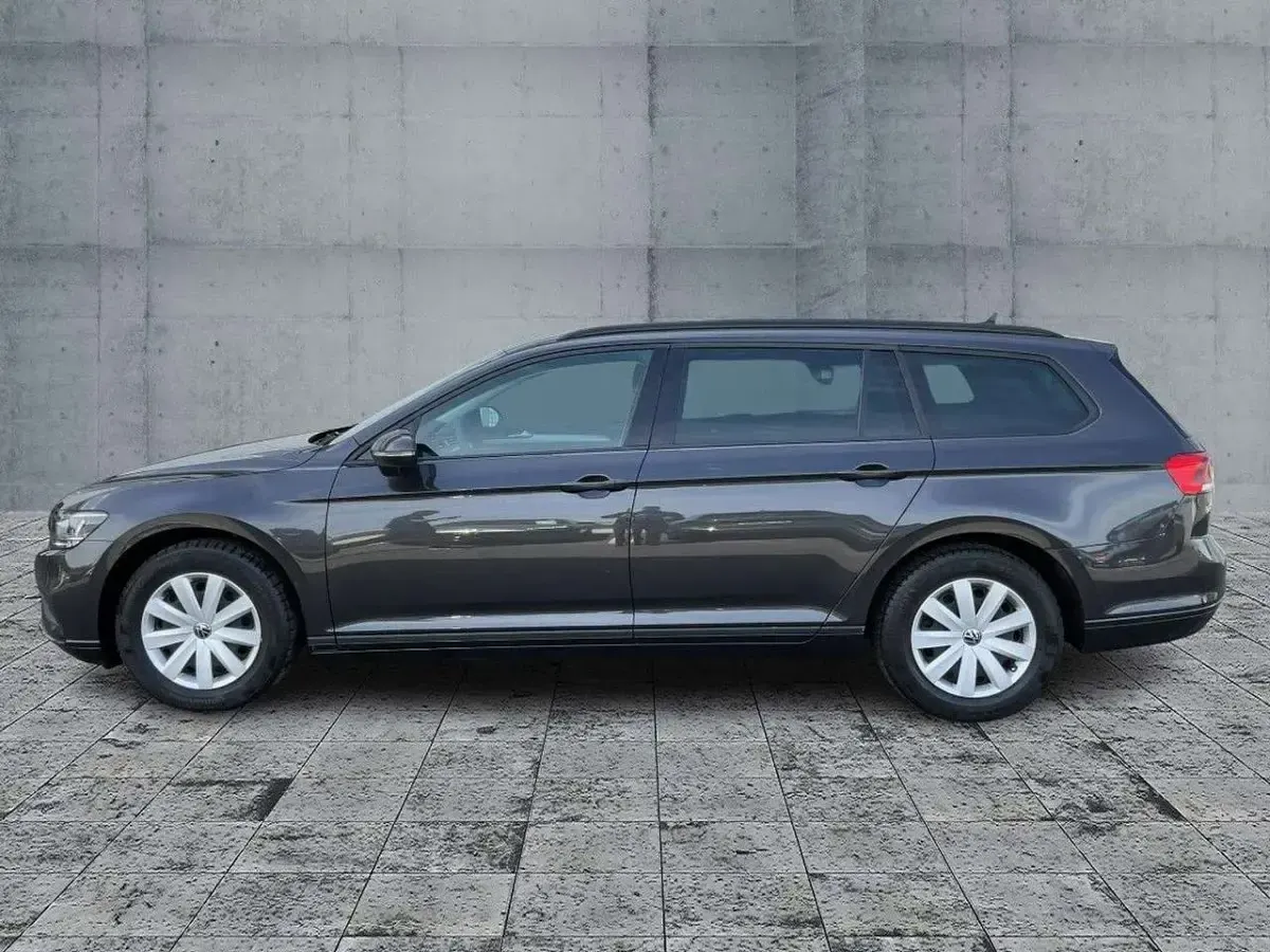 Używany VW Passat Conceptline 150 KM (110 kW) 2023 Szary Kombi