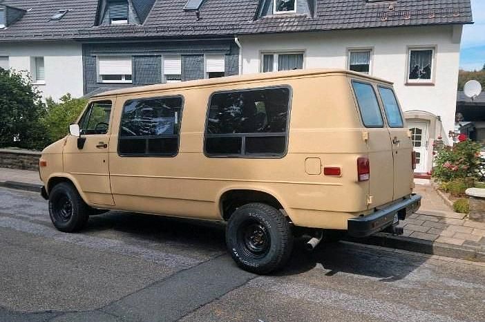 Gebraucht 1990 Chevrolet 2500 Van | 14.400 € - Bild 1/4