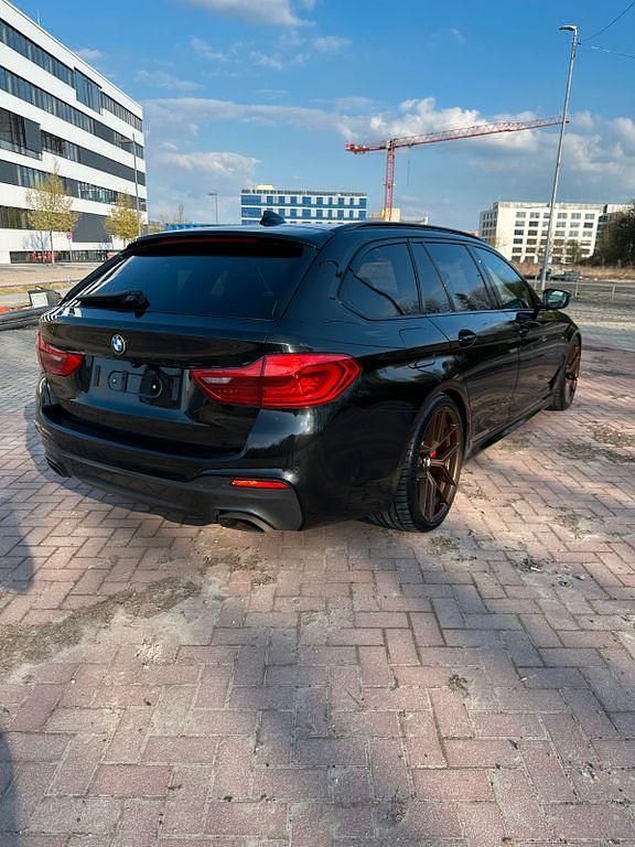 Gebraucht BMW 540 Sport Line 320 PS (235 kW) 2019 Schwarz Kombi