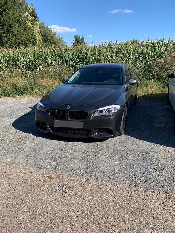 Grau Gebraucht 2012 BMW 525 M Sport Limousine | 12.300 € (Fairer Preis) - Bild 1/4