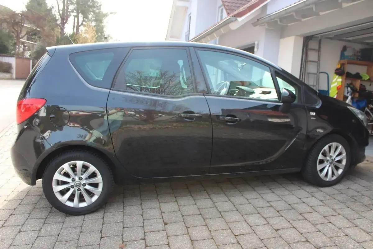 Gebraucht Opel Meriva drive 120 PS (88 kW) 2016 Schwarz Van / Kleinbus