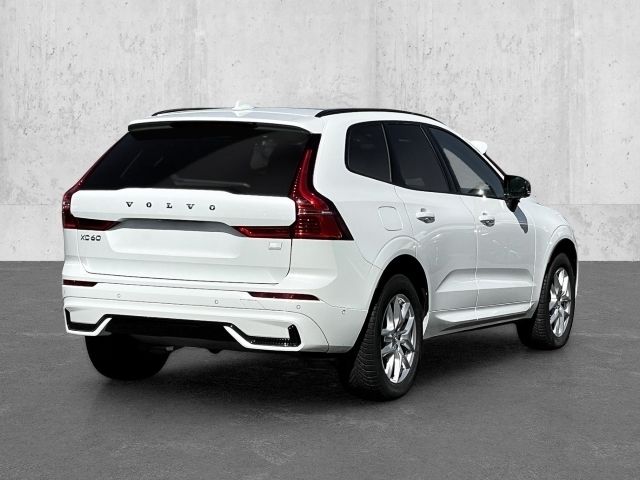 Gebraucht Volvo XC60 Plus 455 PS (334 kW) 2024 Crystal white / metallic SUV
