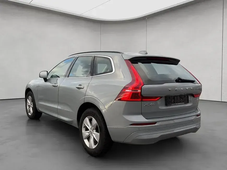Gebraucht Volvo XC60 Core 197 PS (144 kW) 2023 Grau SUV