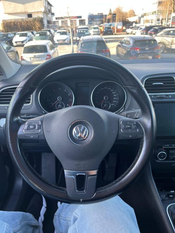Gebraucht VW Golf VI Highline 160 PS (117 kW) 2010 Deep black pearlescent (metallic) Kombi