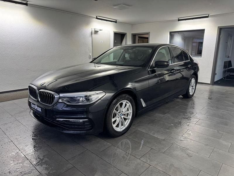 Schwarz Gebraucht 2018 BMW 530 Sport Line Limousine | 20.998 € (Superpreis) - Bild 1/4