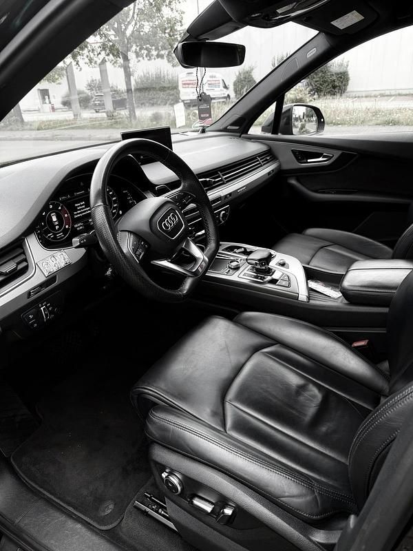Używany Audi Q7 218 KM (160 kW) 2016 Czarny SUV