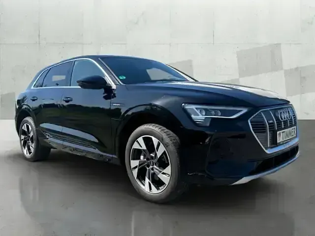 Gebraucht Audi e-tron S-Line 230 kW (313 PS) 2022 Brillantschwarz SUV