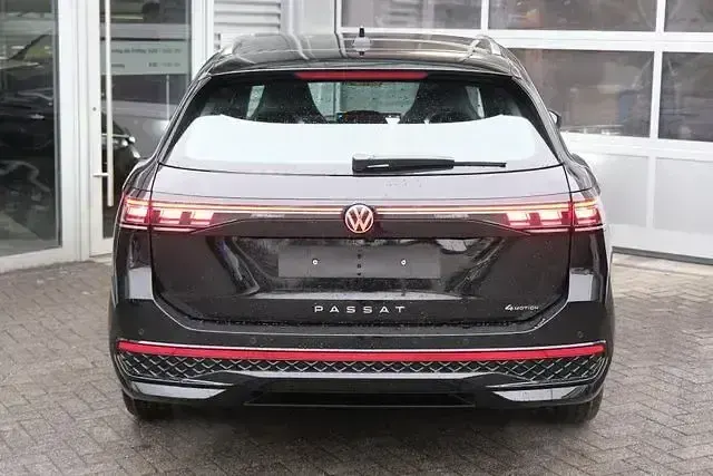 Neu VW Passat R-line 265 PS (194 kW) 2026 Grenadillschwarz meta... Kombi