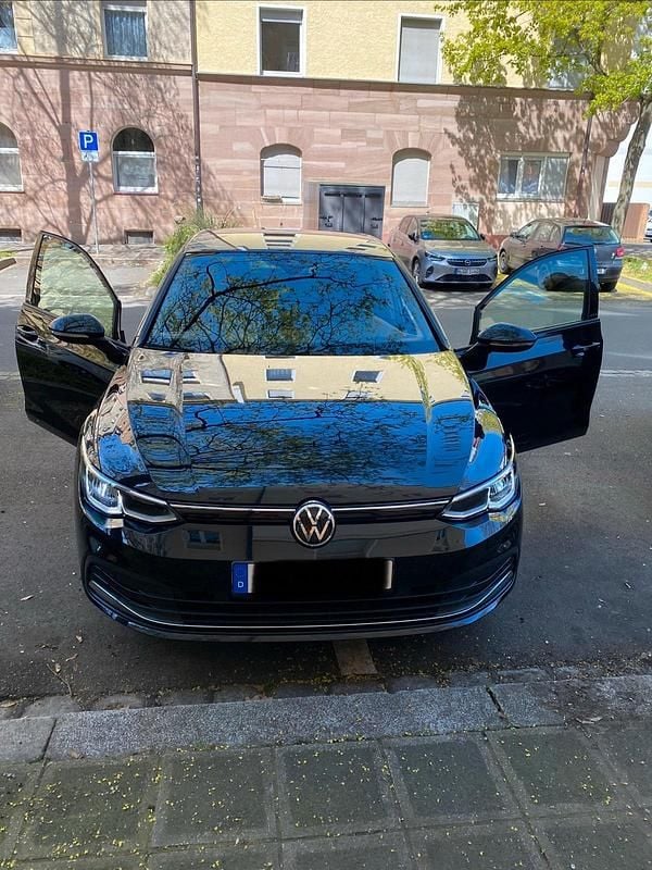 Second-hand VW Golf VIII 150 CP (110 kW) 2021 Negru Break