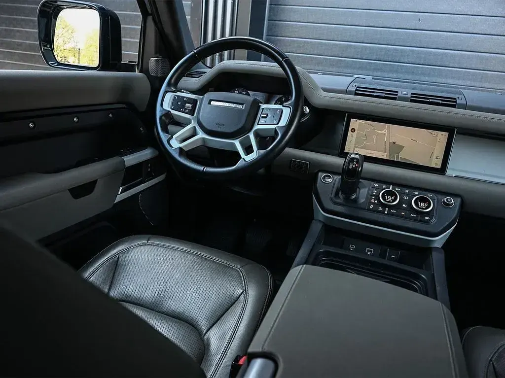 Gebraucht Land Rover Defender SE 404 PS (297 kW) 2022 Schwarz SUV