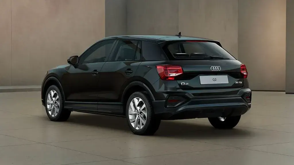 Gebraucht Audi Q2 Advanced Plus 150 PS (110 kW) 2025 Mythosschwarz metallic SUV