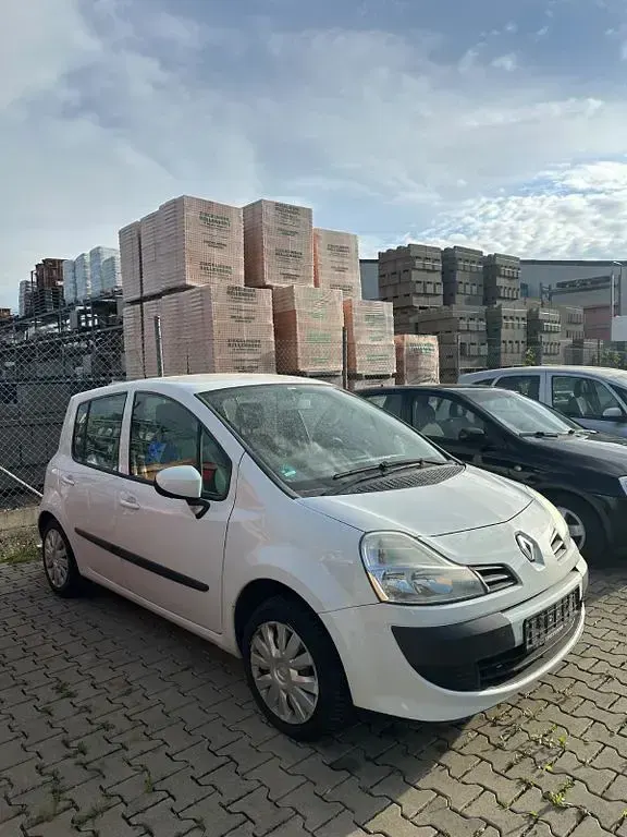 Używany Renault Modus Dynamique 103 KM (75 kW) 2010 Biały Minivan