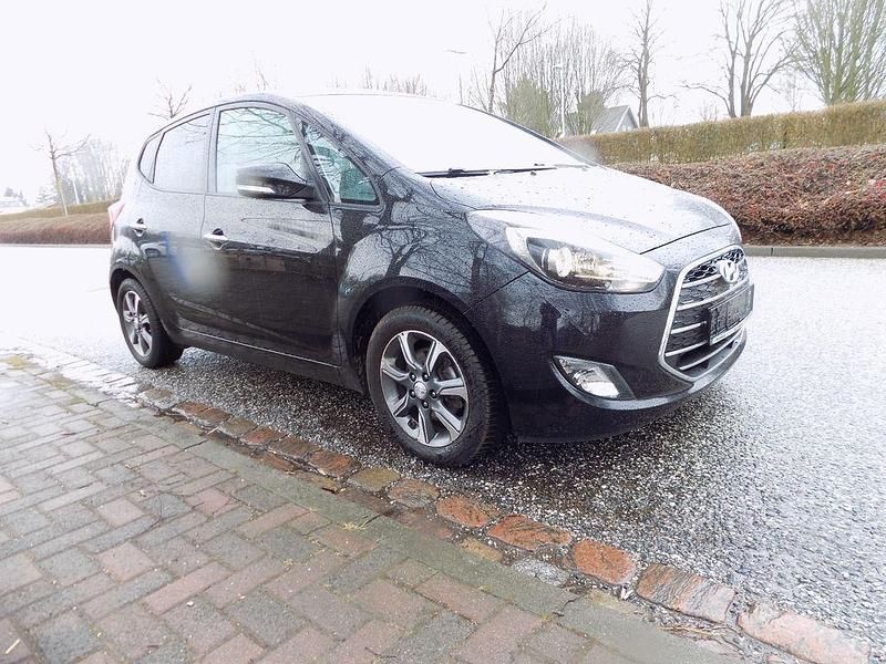 Gebraucht Hyundai ix20 125 PS (91 kW) 2016 Schwarz Kleinwagen