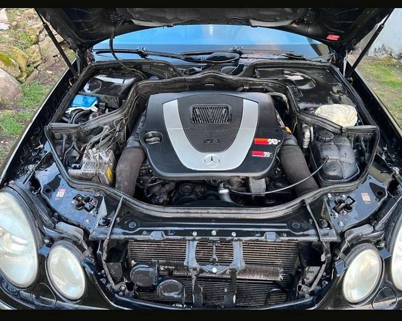 Schwarz Gebraucht 2004 Mercedes E350 Avantgarde Kombi | 2.500 € (Guter Preis) - Bild 1/4