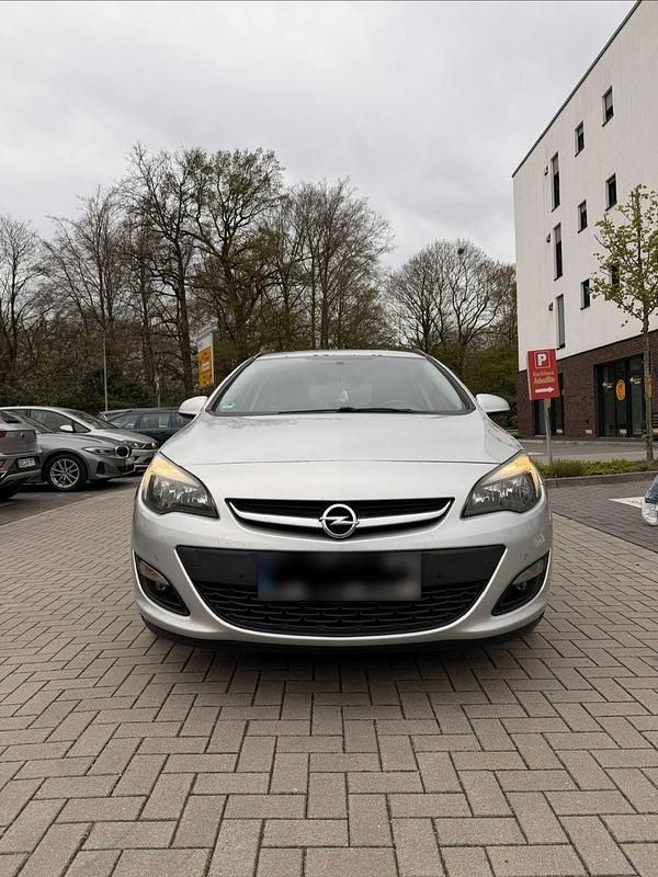 Gebraucht Opel Astra Edition 110 PS (80 kW) 2015 Silber Kombi