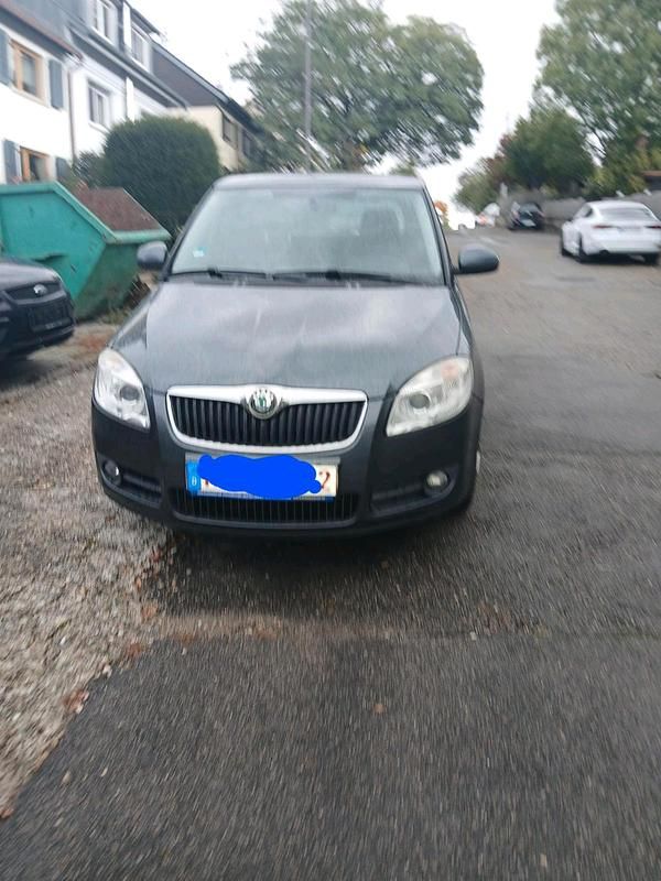 Grau Gebraucht 2008 Skoda Fabia Limousine | 4.300 € (Teuer) - Bild 1/4
