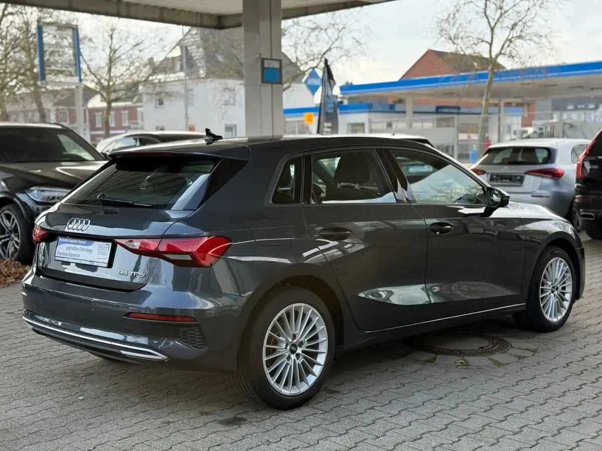 Second-hand Audi A3 Advanced 150 CP (110 kW) 2022 Gri Berlinǎ