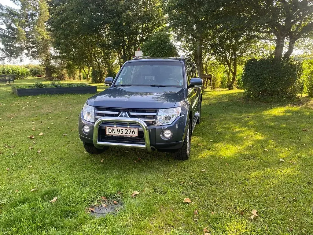 Gebraucht Mitsubishi Pajero Intense 170 PS (125 kW) 2008 Blau SUV