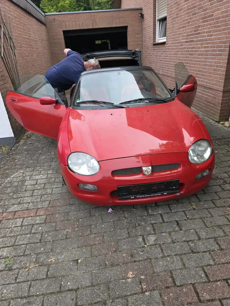 Käytetty MG F 120 HP (88 kW) 2000 Punainen Avoauto