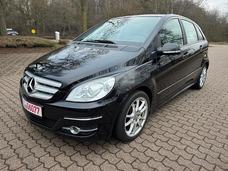 Gebraucht Mercedes B180 115 PS (84 kW) 2011 Schwarz Van / Kleinbus