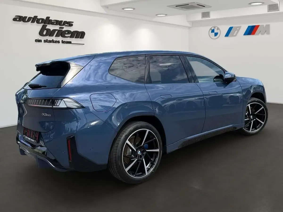 Gebraucht BMW iX3 M Sport 344 kW (469 PS) 2025 Ocean wave blau SUV