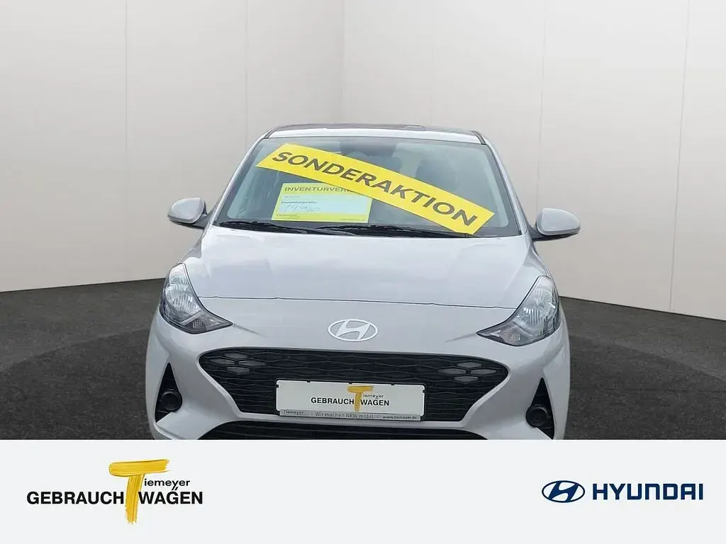 Gebraucht Hyundai i10 Trend 101 PS (74 kW) 2025 Lumen grey Kleinwagen