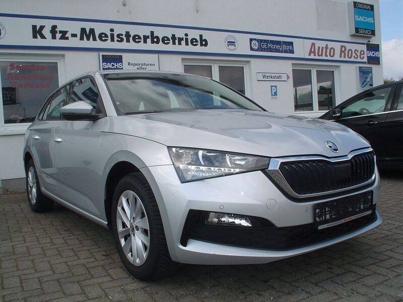 Silber Gebraucht 2024 Skoda Scala Ambition Kleinwagen | 20.500 € (Fairer Preis) - Bild 1/4
