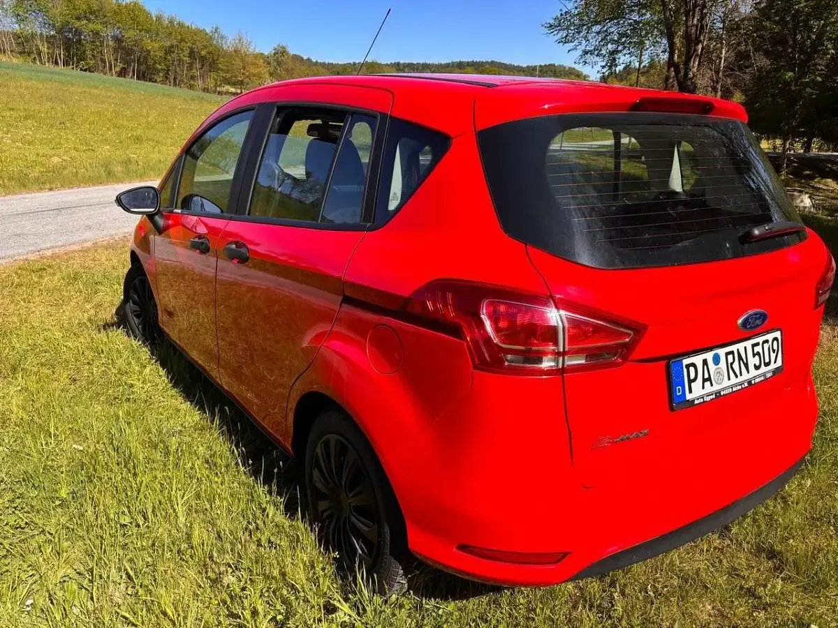 Gebraucht Ford B-MAX Colourline 90 PS (66 kW) 2016 Rot Van / Kleinbus