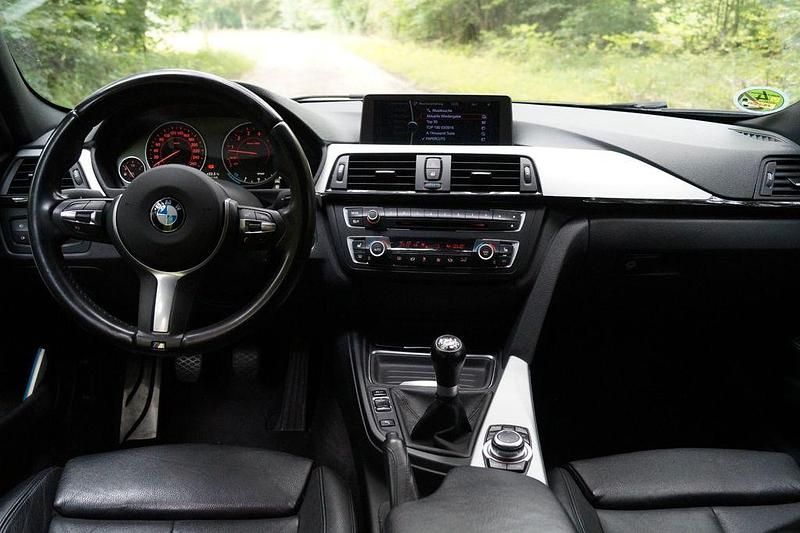 Gebraucht BMW 335 M Sport 306 PS (225 kW) 2012 Schwarz Limousine