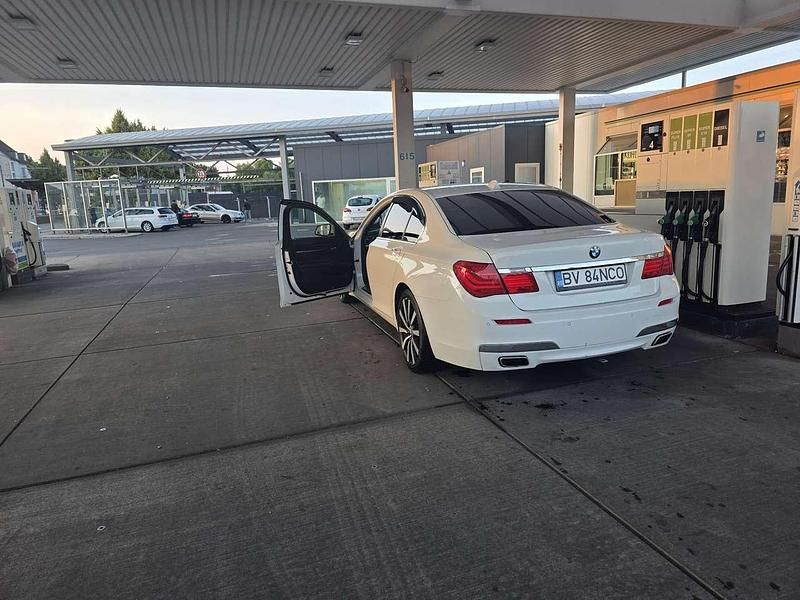 Gebraucht BMW 740 245 PS (180 kW) 2011 Limousine