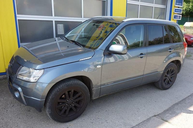 Grau Gebraucht 2009 Suzuki Grand Vitara Comfort SUV | 2.950 € (Superpreis) - Bild 1/4