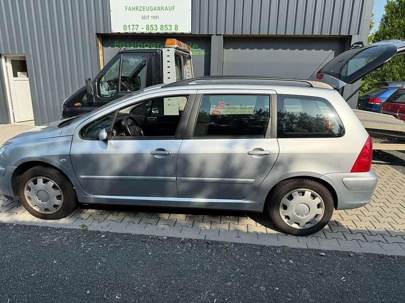 Silber metallic Gebraucht 2004 Peugeot 307 Tendance Kombi | 3.400 € (Teuer) - Bild 1/4