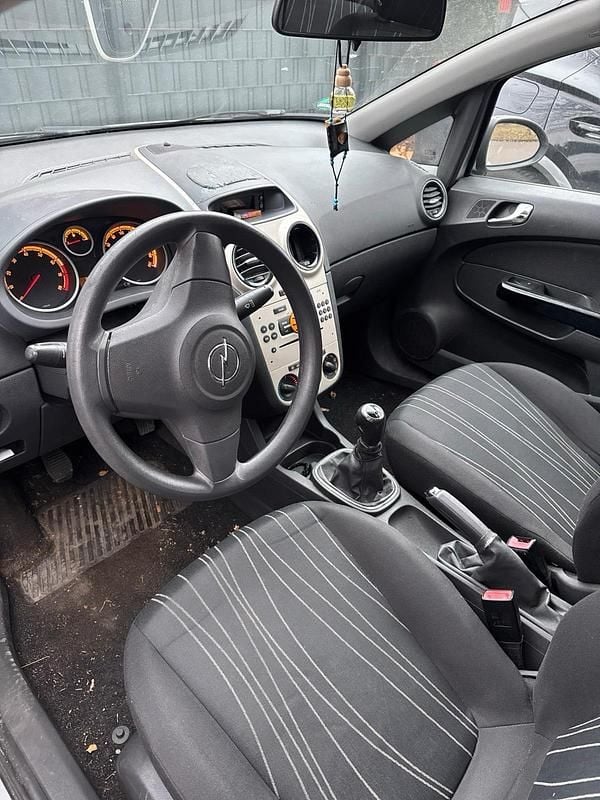 Gebraucht Opel Corsa 80 PS (58 kW) 2007 Silber Kleinwagen