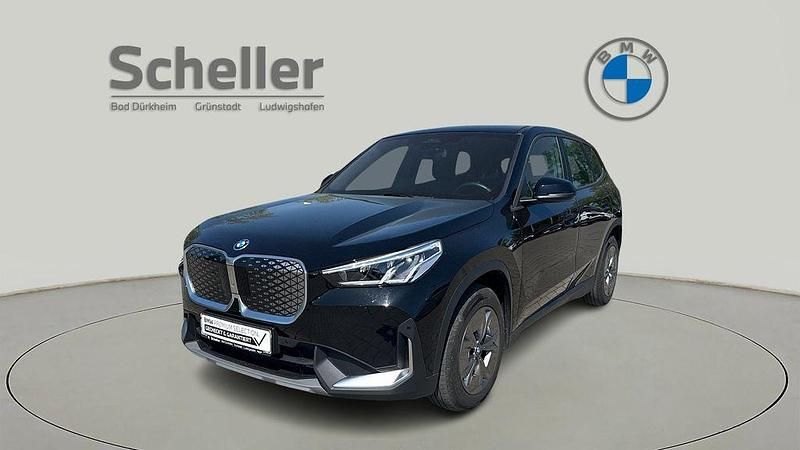 Gebraucht BMW iX1 150 kW (204 PS) 2024 Schwarz uni SUV