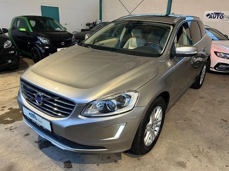 Schwarz Gebraucht 2016 Volvo XC60 Linje Inscription SUV | 16.980 € (Guter Preis) - Bild 1/4