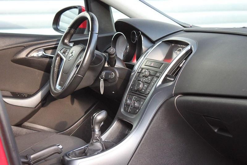 Gebraucht Opel Astra 110 PS (80 kW) 2016 Rot Kombi