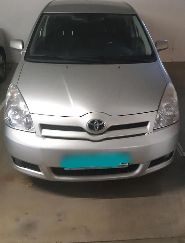 Silber Gebraucht 2006 Toyota Corolla Verso Van / Kleinbus | 4.900 € (Fairer Preis) - Bild 1/4