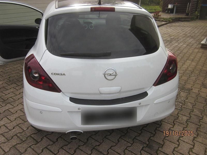 Second-hand Opel Corsa 87 CP (63 kW) 2011 Alb Hatchback