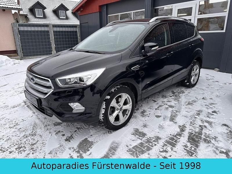 Gebraucht Ford Kuga Titanium 179 PS (131 kW) 2017 Schwarz SUV