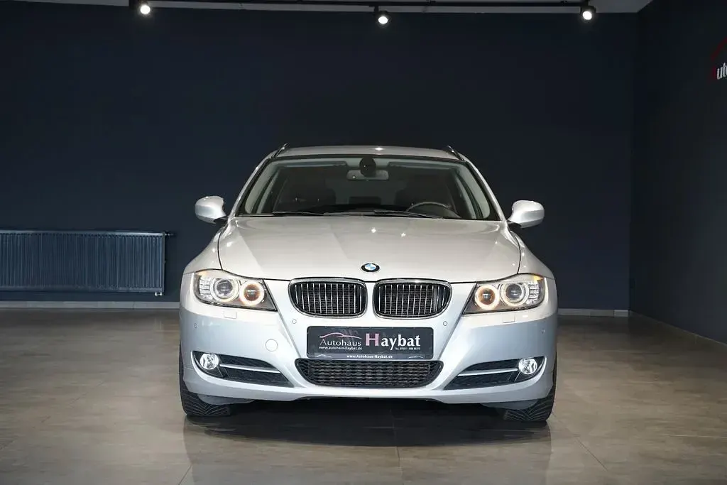 Gebraucht BMW 320 184 PS (135 kW) 2012 Titansilber Kombi